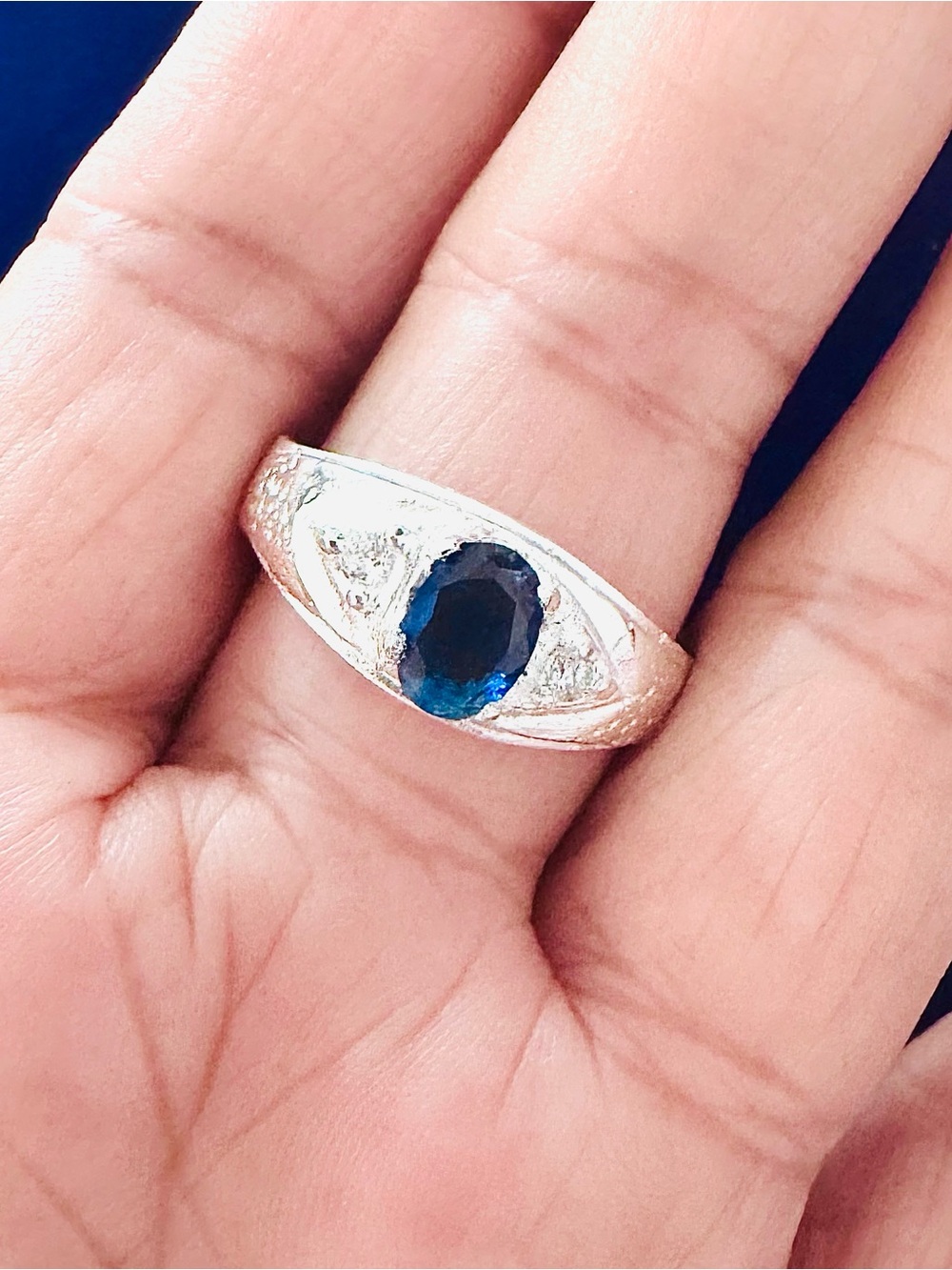 Sterling Silver Ring with Blue Oval Gemstone. Size 10